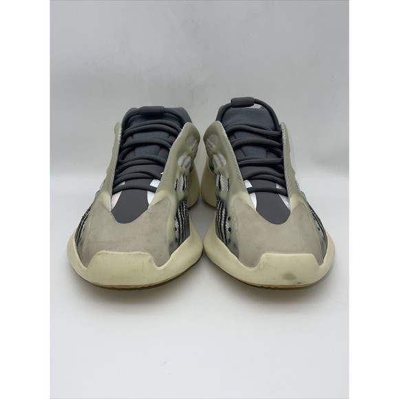 Yeezy Boost 700 v3 Fade Salt Men Size 10 Non Original Box - Picture 3 of 12